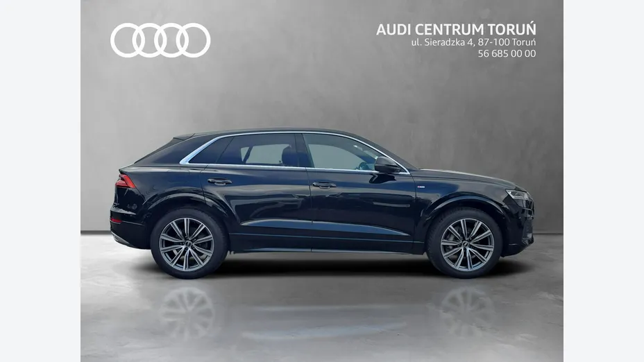 AUDI Q8 -