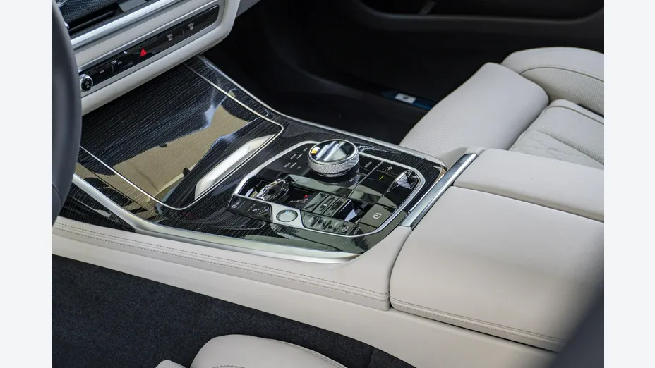 BMW X7 -