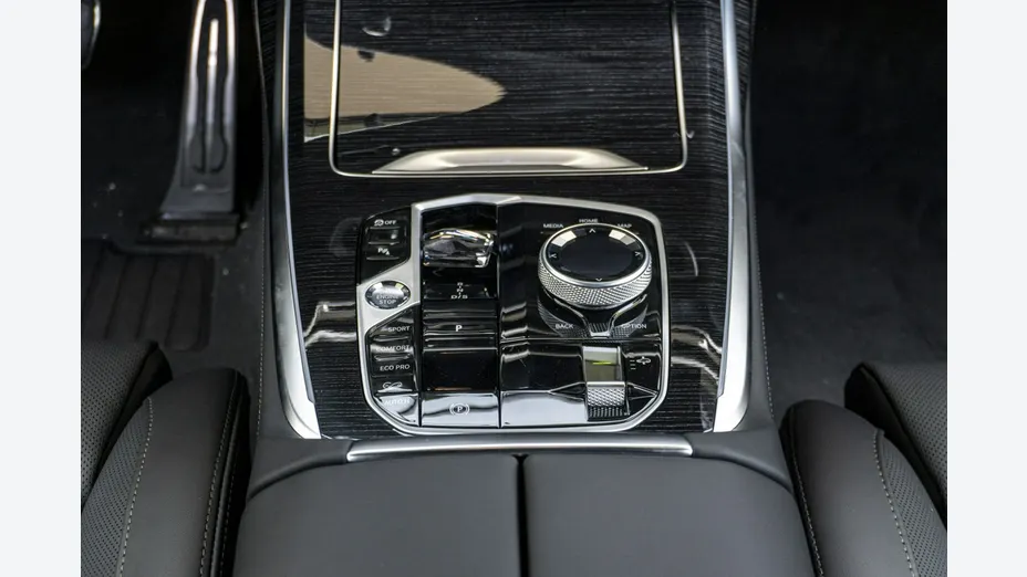 BMW X7 -