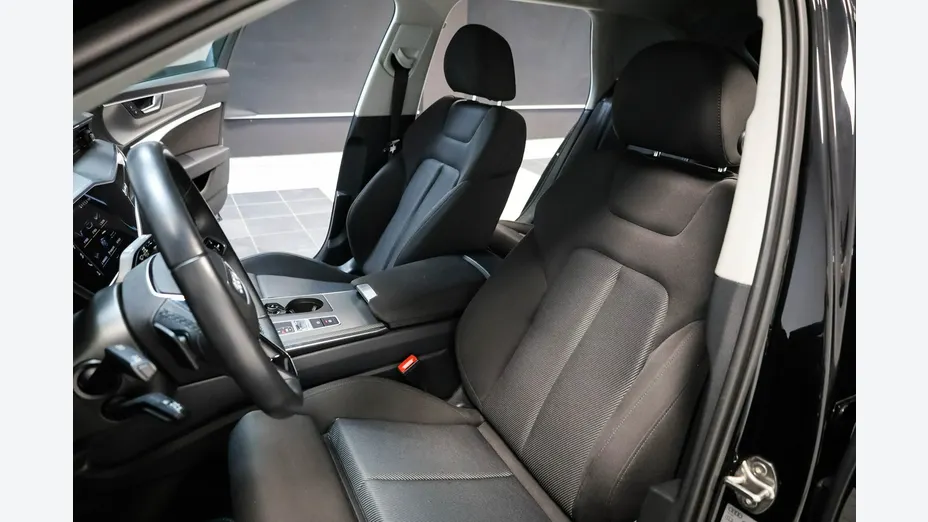 AUDI A6 -