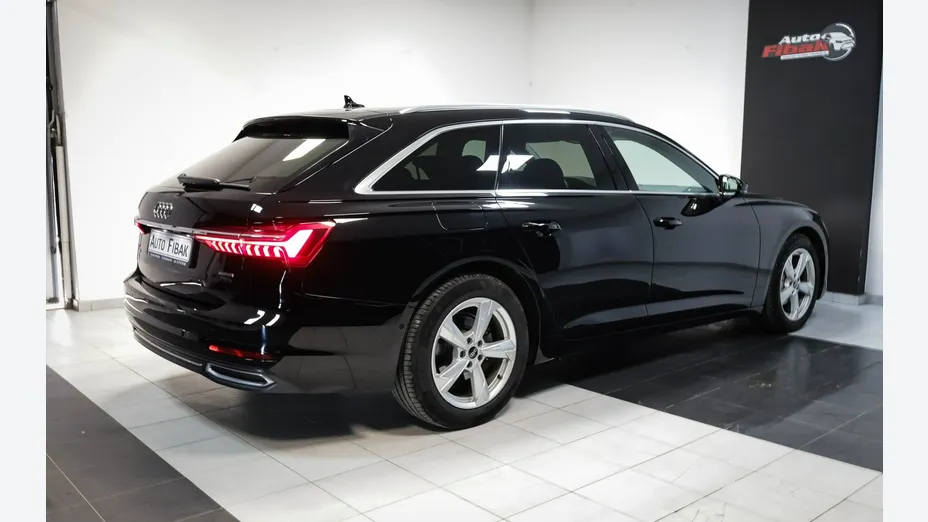 AUDI A6 -