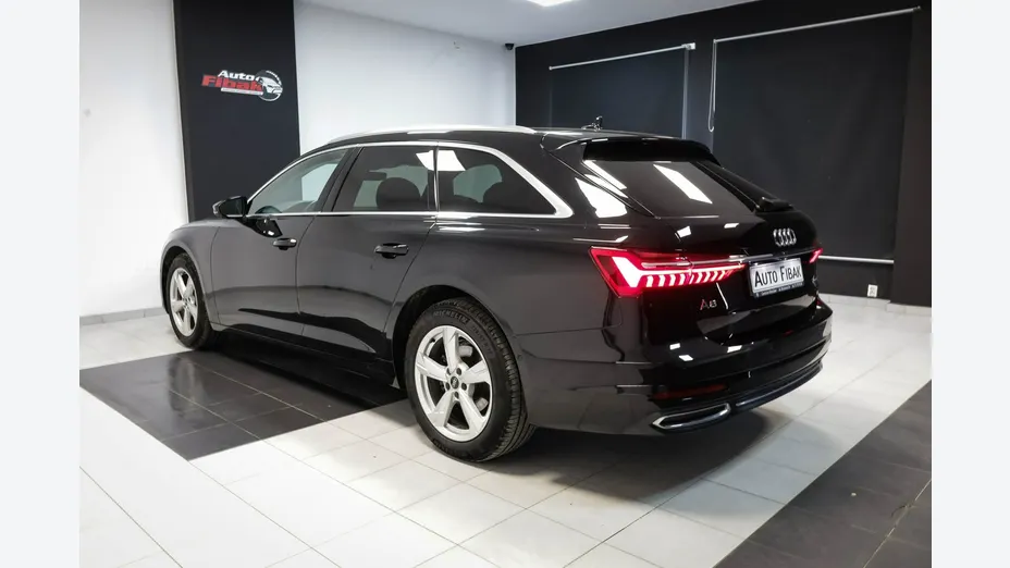 AUDI A6 -