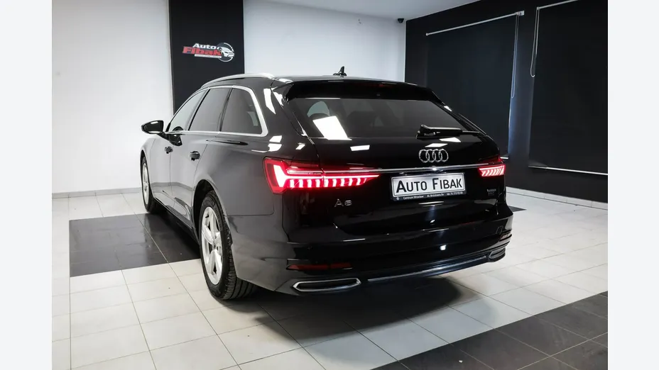 AUDI A6 -