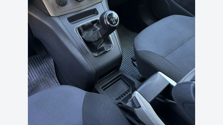 OPEL Zafira -