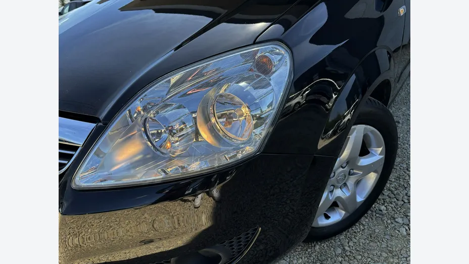 OPEL Zafira -