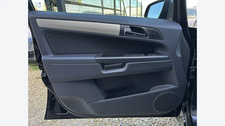 OPEL Zafira -