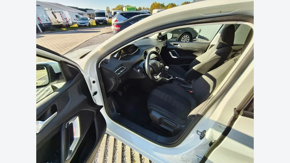 PEUGEOT 308 -