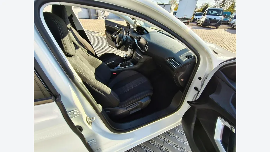 PEUGEOT 308 -