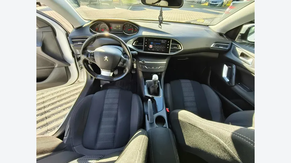 PEUGEOT 308 -