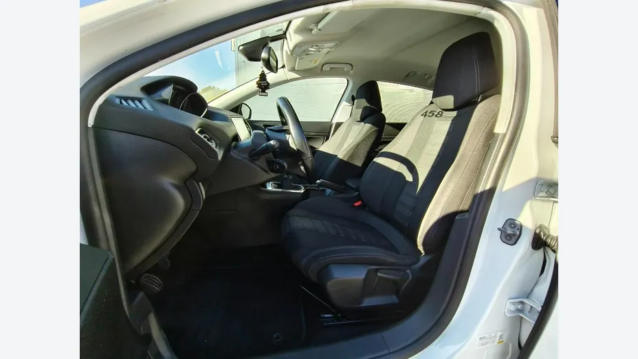 PEUGEOT 308 -