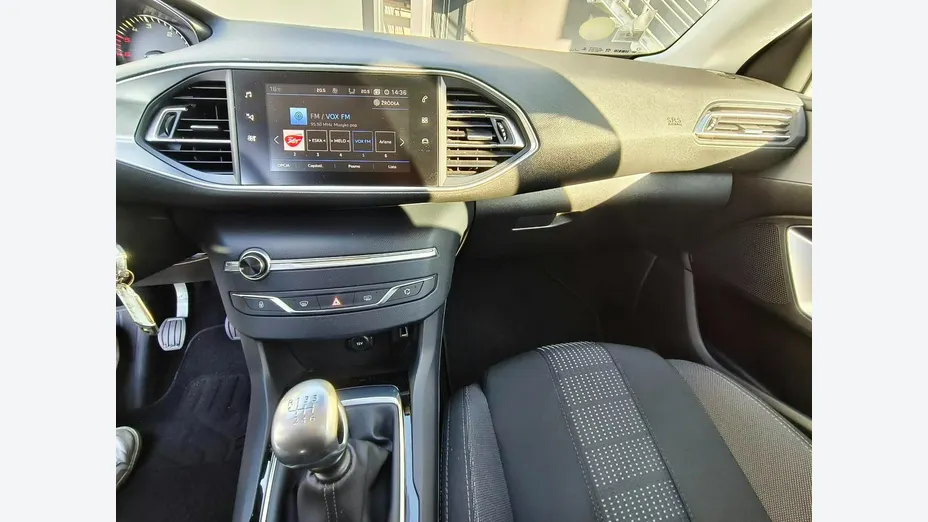 PEUGEOT 308 -