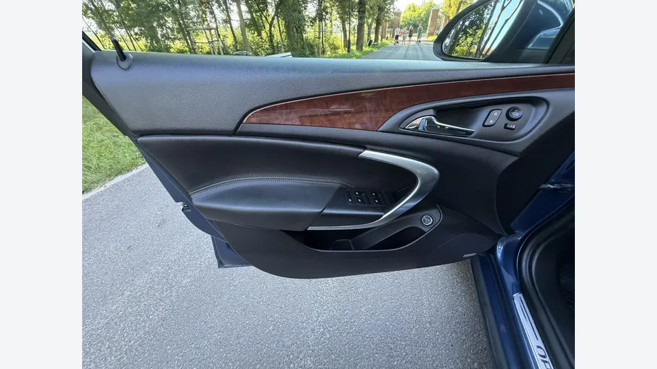 OPEL Insignia -