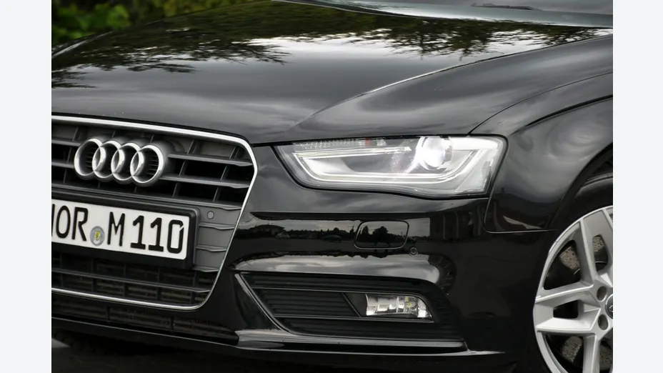 AUDI A4 -