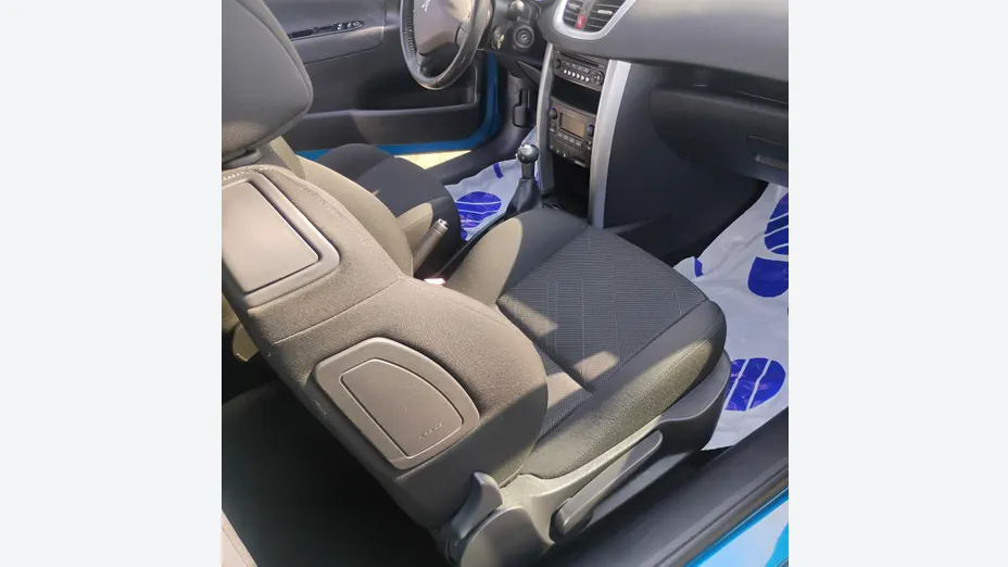 PEUGEOT 207 -