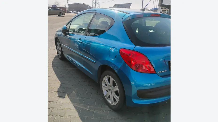 PEUGEOT 207 -