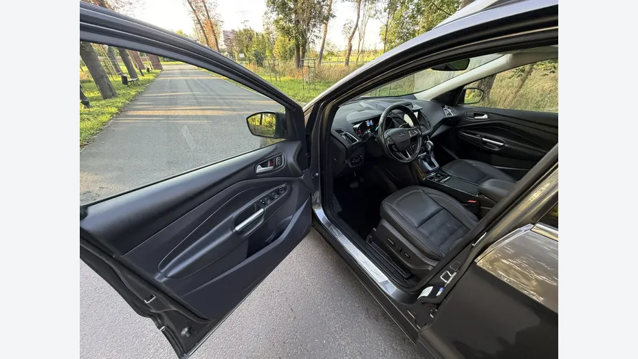 FORD Kuga -