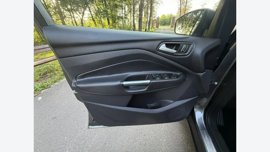 FORD Kuga -