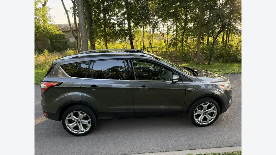 FORD Kuga -