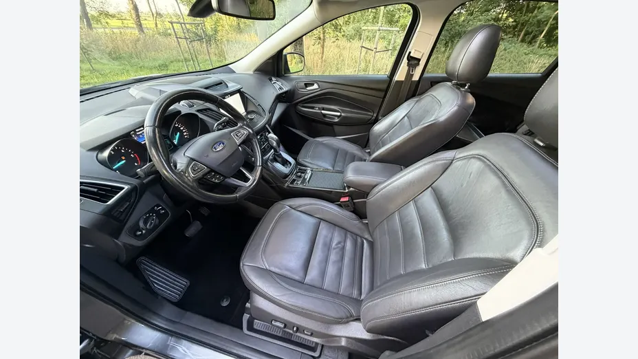 FORD Kuga -