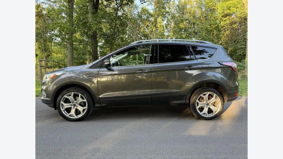 FORD Kuga -