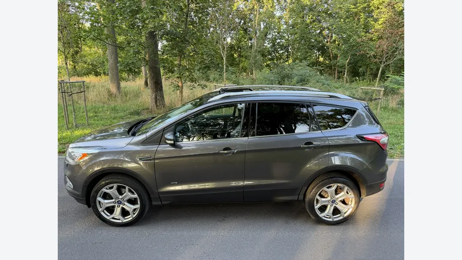FORD Kuga -
