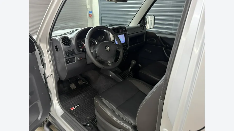 SUZUKI Jimny -