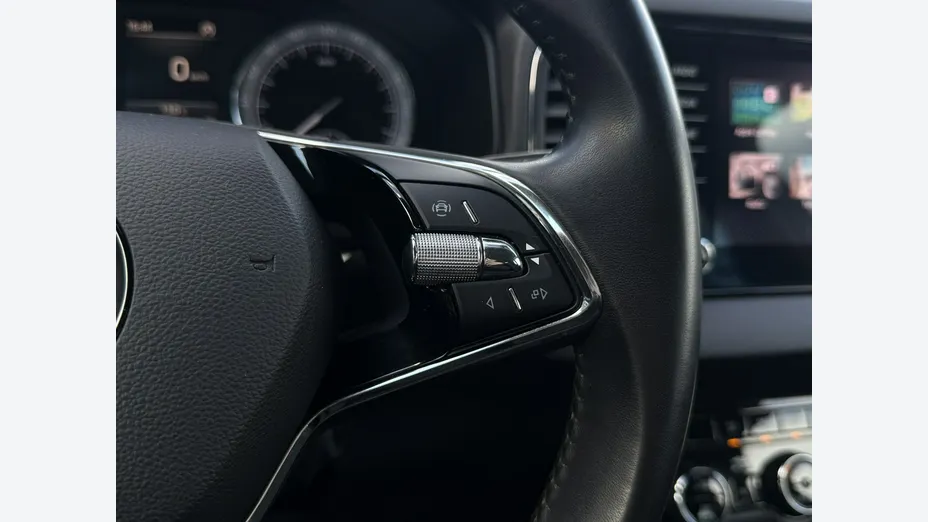 SKODA Karoq -