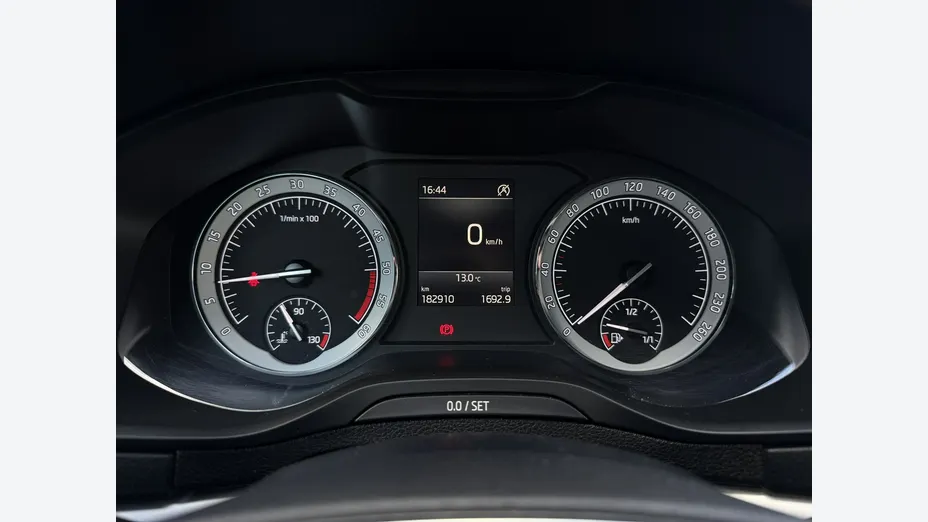 SKODA Karoq -
