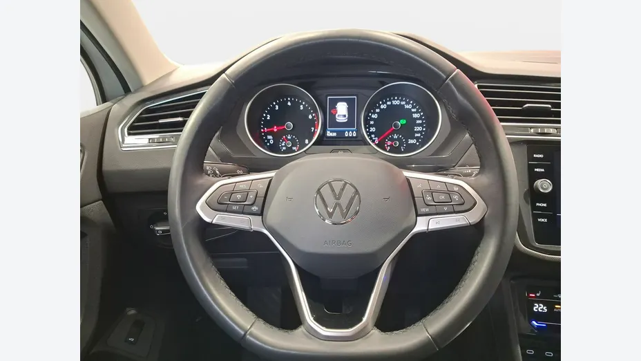 VOLKSWAGEN Tiguan -