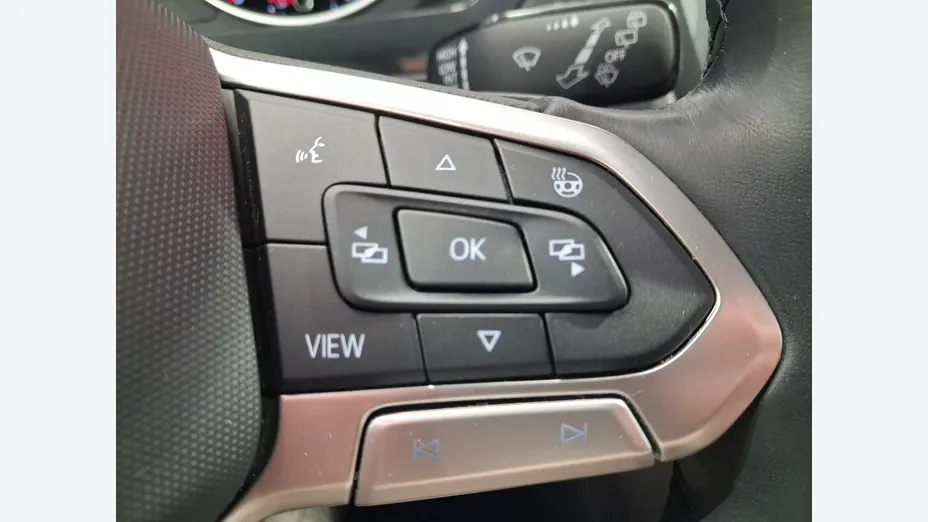 VOLKSWAGEN Tiguan -