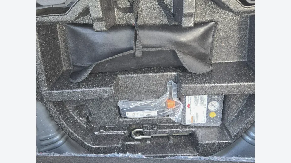 TOYOTA Yaris -