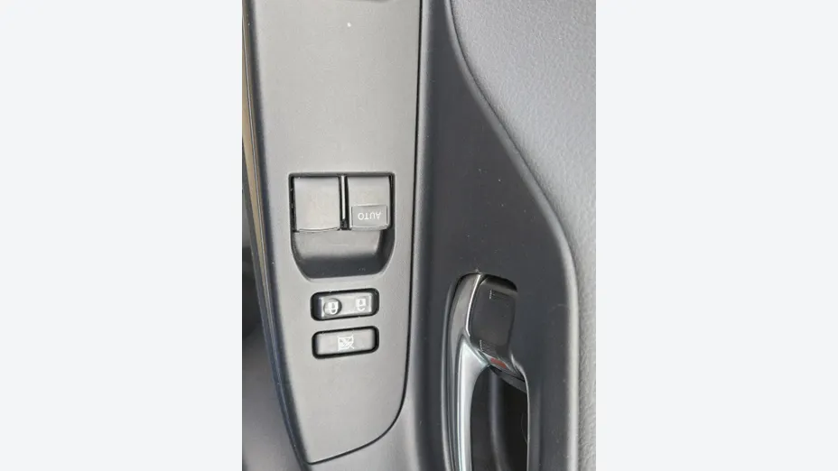 TOYOTA Yaris -
