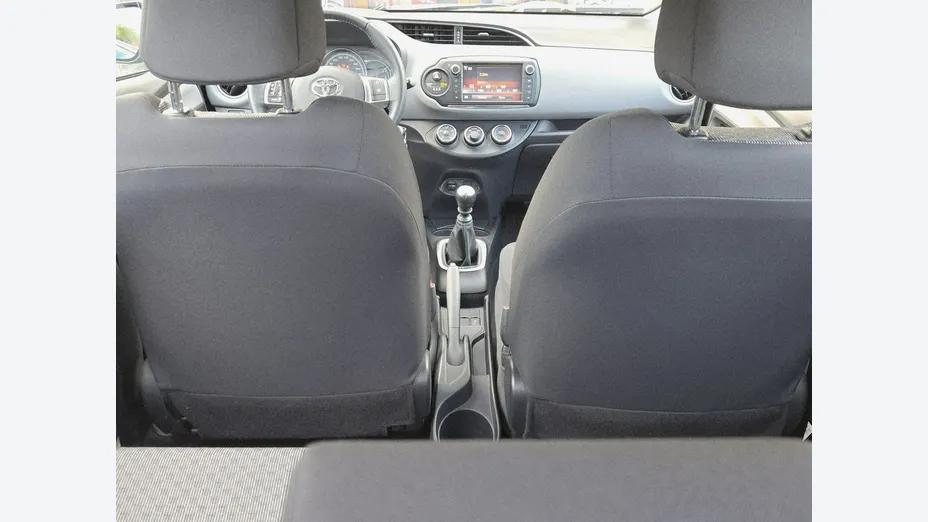 TOYOTA Yaris -