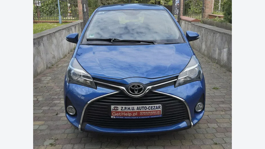 TOYOTA Yaris -