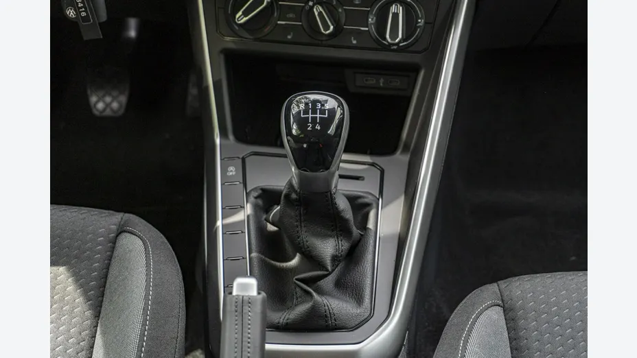 VOLKSWAGEN Polo -