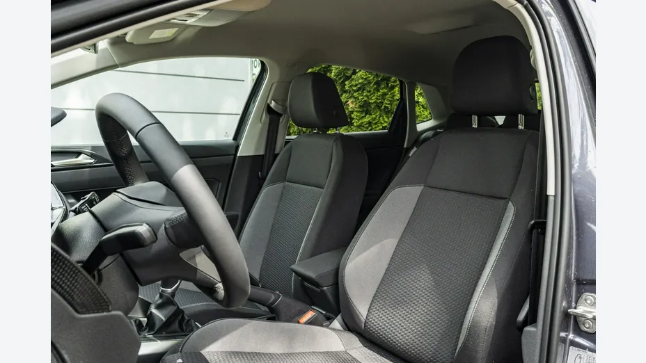 VOLKSWAGEN Polo -