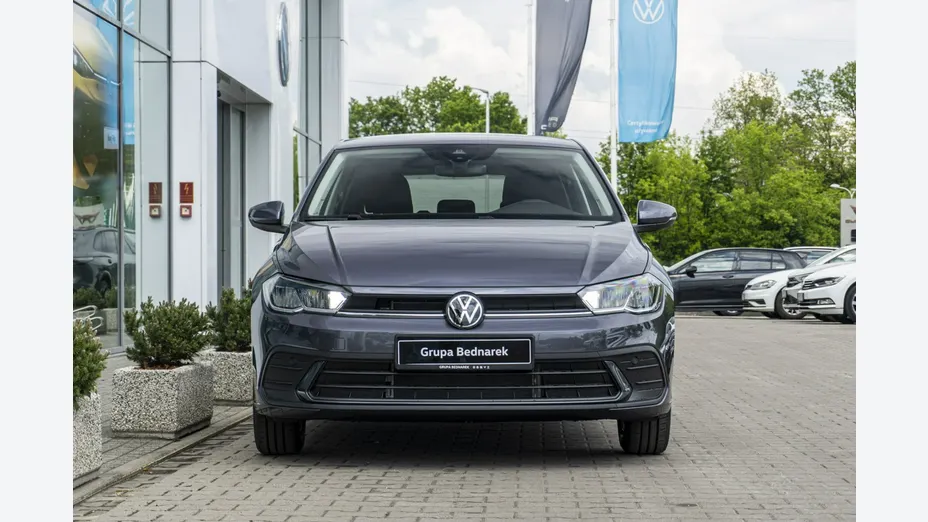 VOLKSWAGEN Polo -
