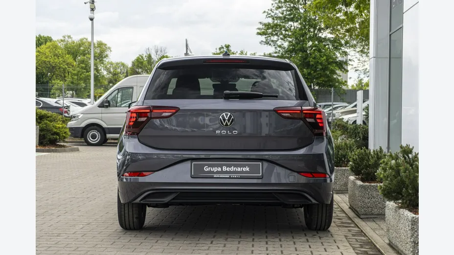 VOLKSWAGEN Polo -