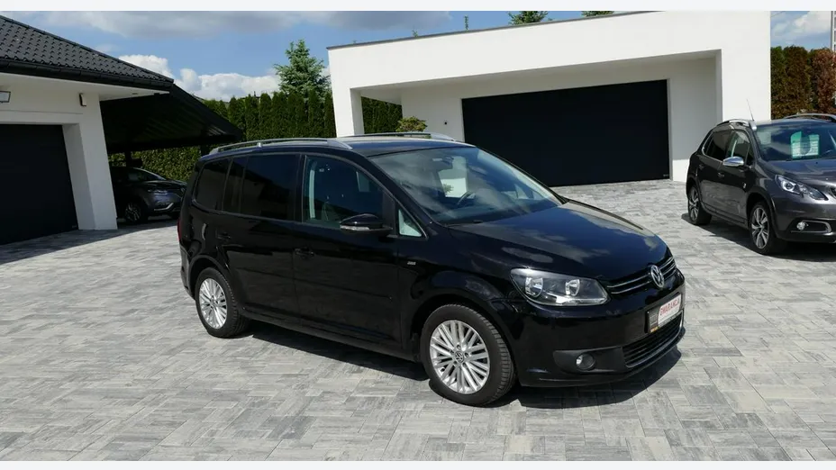 VOLKSWAGEN Touran -