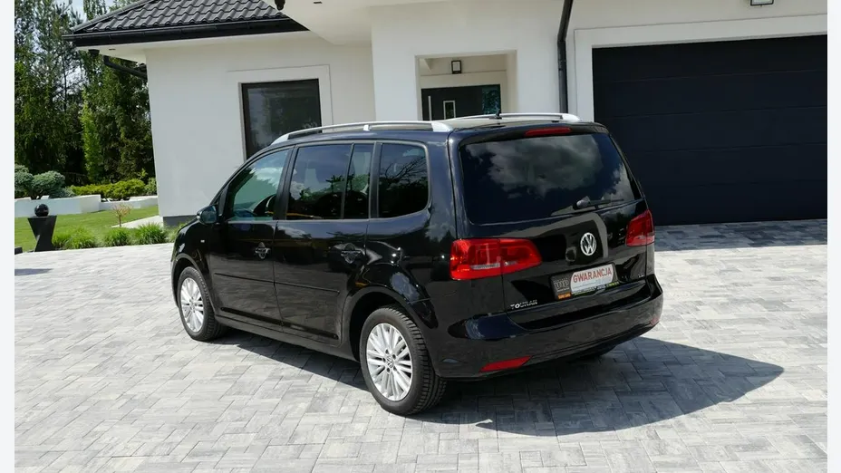 VOLKSWAGEN Touran -