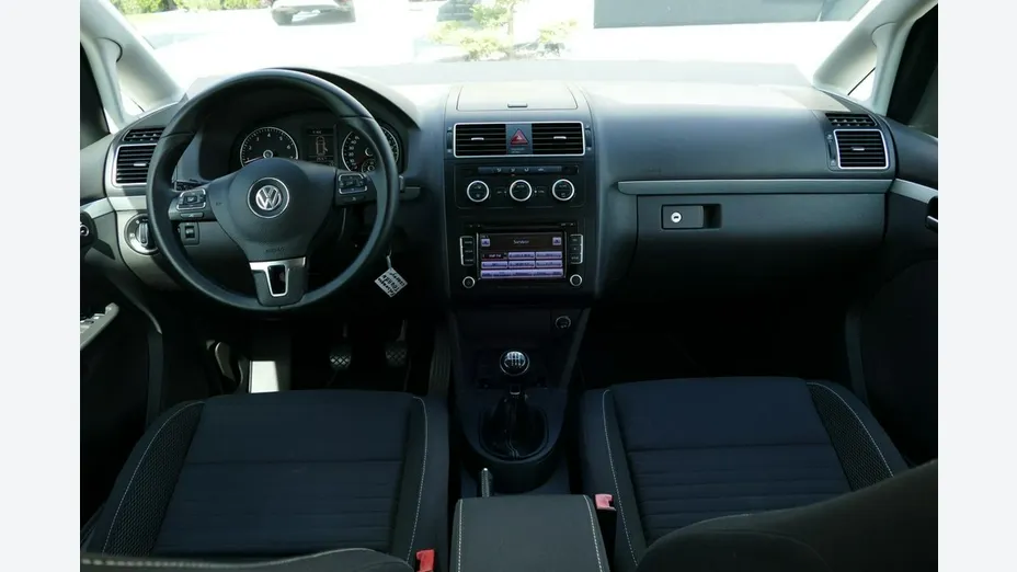 VOLKSWAGEN Touran -