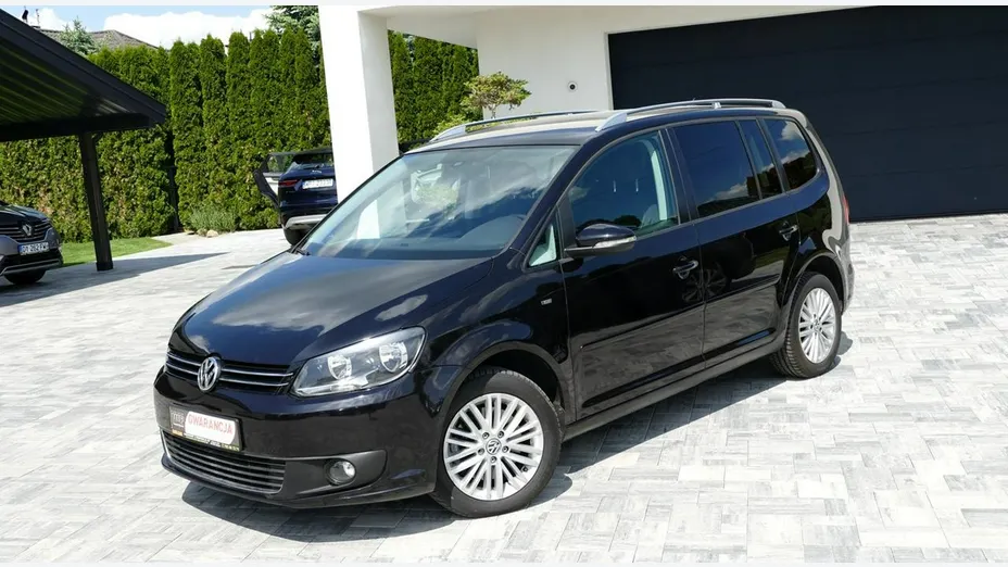 VOLKSWAGEN Touran -