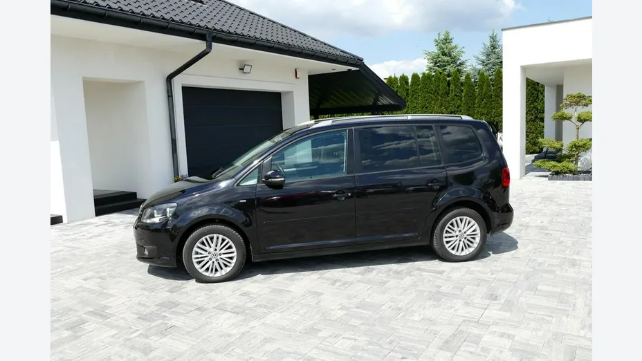 VOLKSWAGEN Touran -