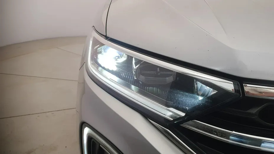 VOLKSWAGEN T-ROC -