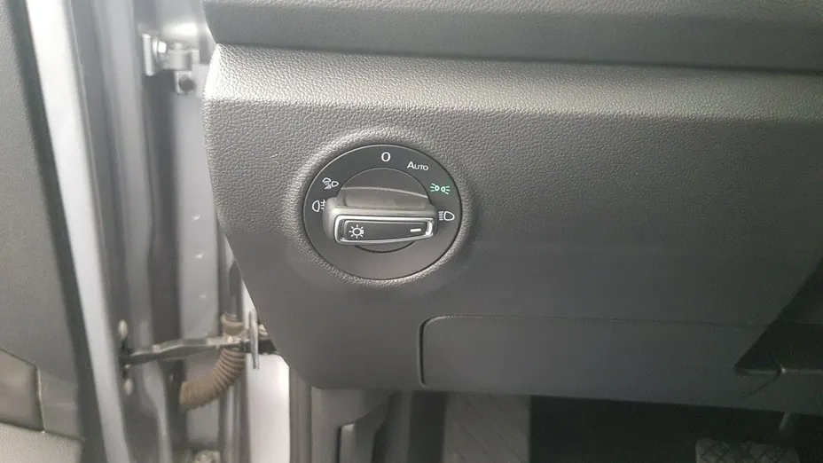 VOLKSWAGEN T-ROC -