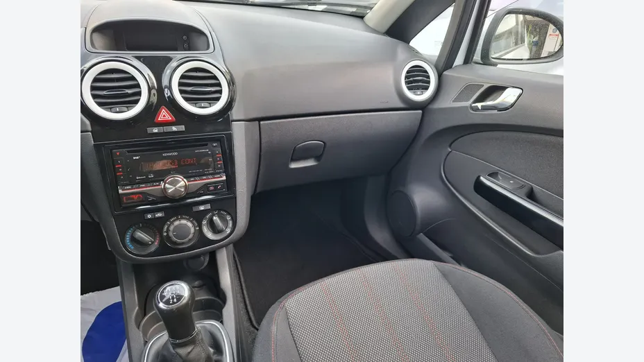 OPEL Corsa -
