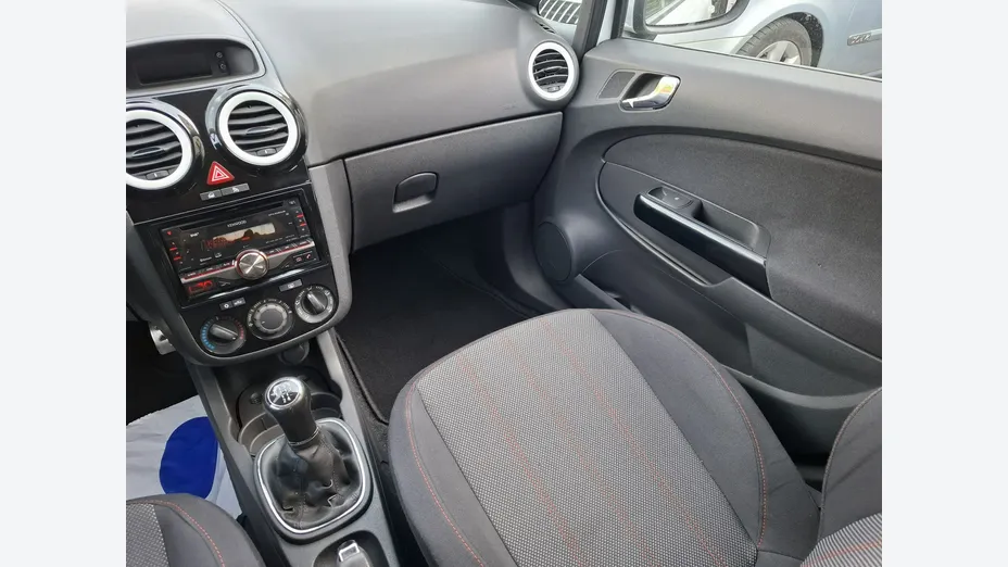 OPEL Corsa -