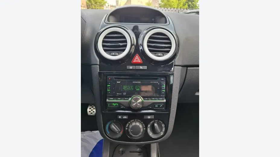 OPEL Corsa -