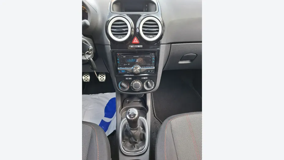 OPEL Corsa -