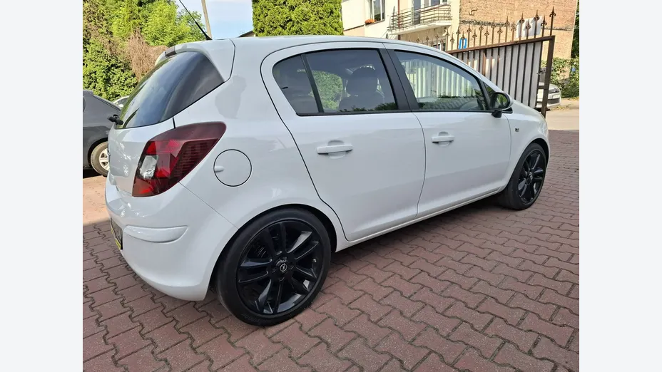 OPEL Corsa -
